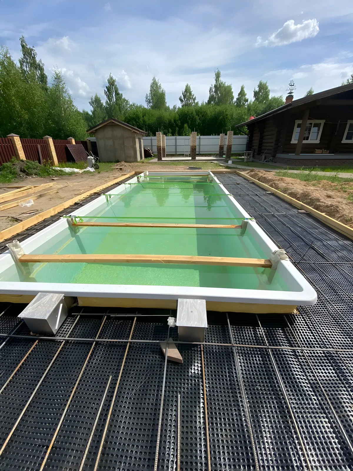 Laguna 9 — вечернее освещение в Пскове